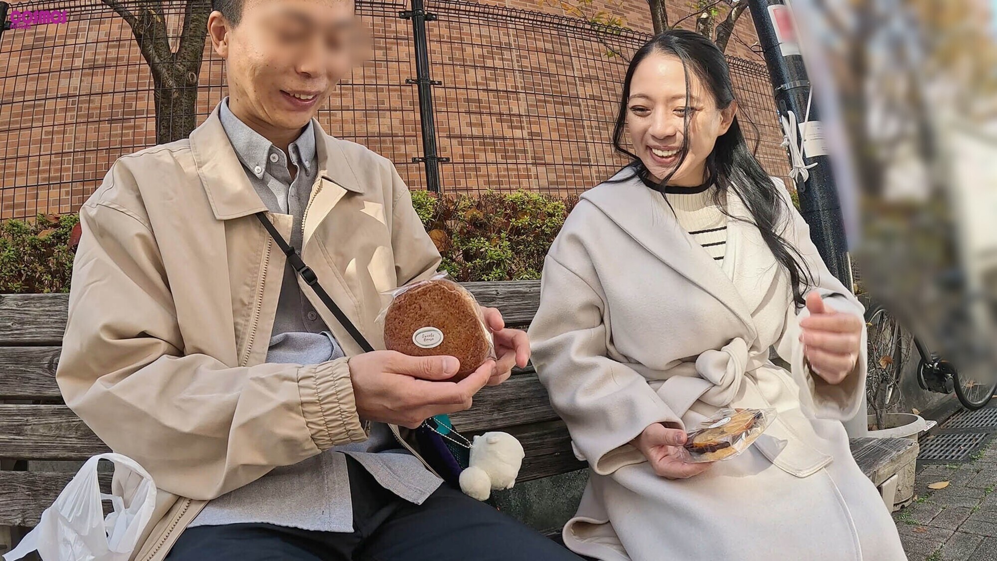 結婚して20年、平凡な生活を送る主婦。最近、年齢を重ねるごとに心が冷めていくのを感じる･･･もう一度だけ10代の頃のようにキスしただけでドキドキする燃えるようなSEXがしたい。一日限定彼氏と最初で最後の不貞中出しSEX まこさん（42歳） 台東区在住 ●供:息子（18歳） 画像1