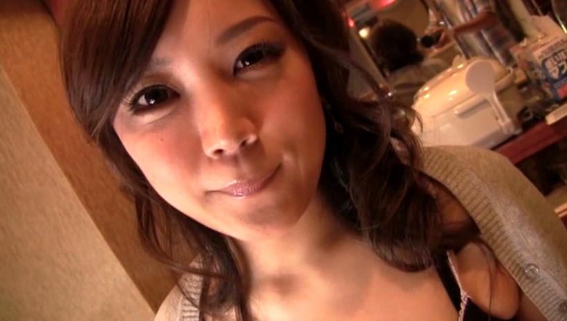 童貞筆おろし ママのおっぱいで卒業した~い 小峰ひなた 画像1