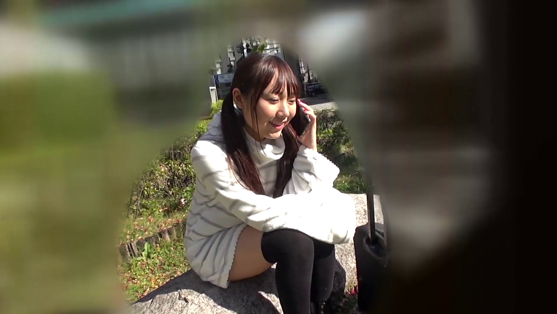 「泊まるとこないならウチに来れば・・・」公園で見つけた“神”待ち家出美女を軽くナンパしたらあっさり成功!勝手にゴム取り!無許可3P!中出し放題!完堕ち確定! 家出っ娘 みりな 画像1