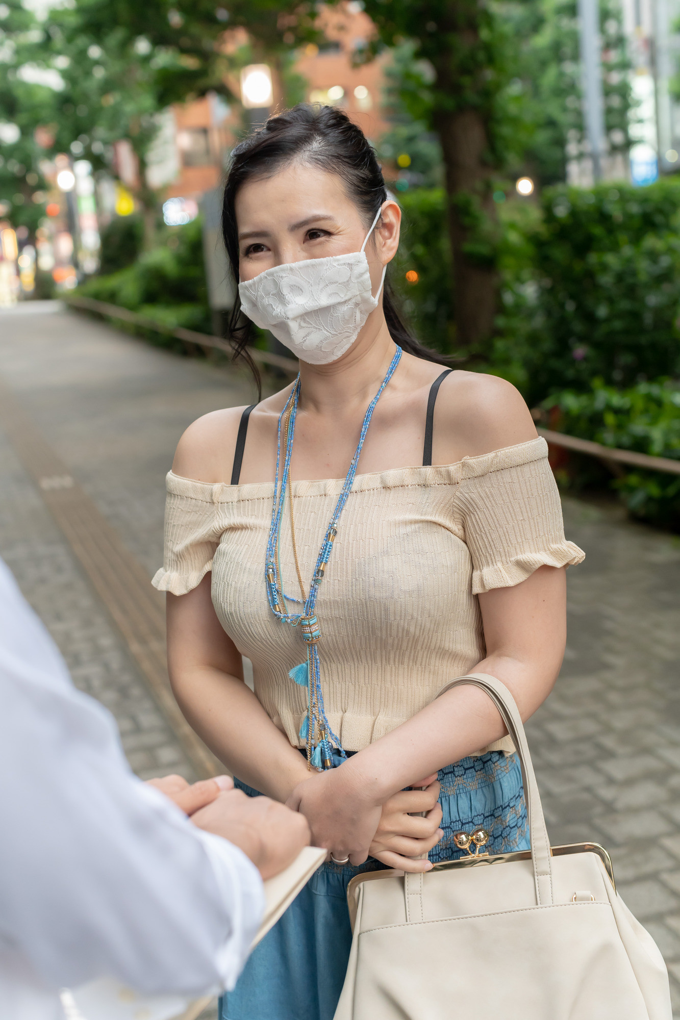 【配信限定】おしゃれマスク熟女ナンパ生ハメSEX 美意識高めおばさんは性欲も高め!?美熟女限定生ハメSEX ゆうき 画像1