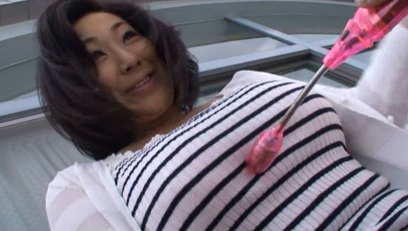 近親相姦 中出し 肉欲母と甘える息子 宮田まり 画像3