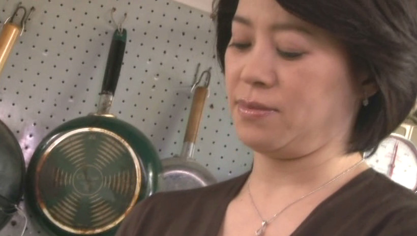近親相姦中出し親子 二人だけの秘密・・・夫にバレたらおしまいです。 北村早苗 50歳 画像1