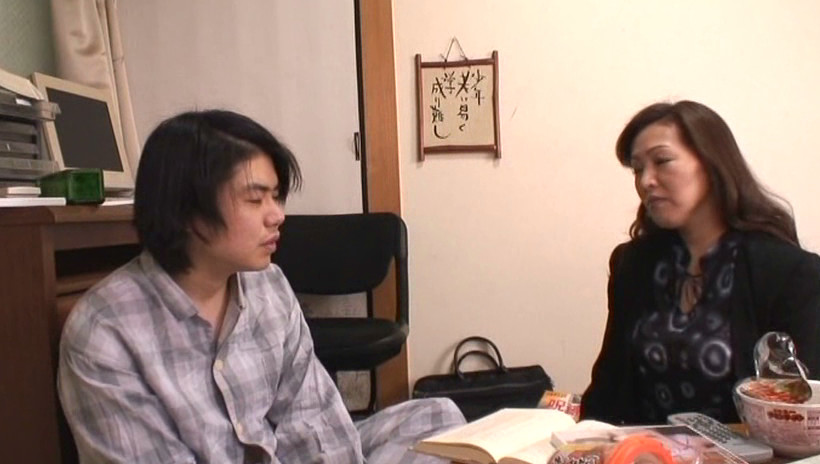 再会した母の肉体 ~上京した息子の部屋に突然やってきた母~ 宮田かおる 画像2