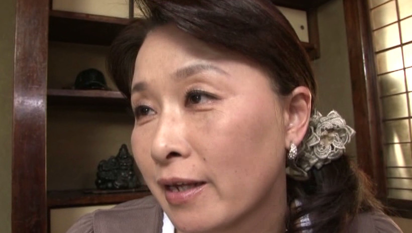 近親相姦中出し親子 二人だけの秘密・・・夫にバレたらおしまいです。 春野雛子 50歳 画像3