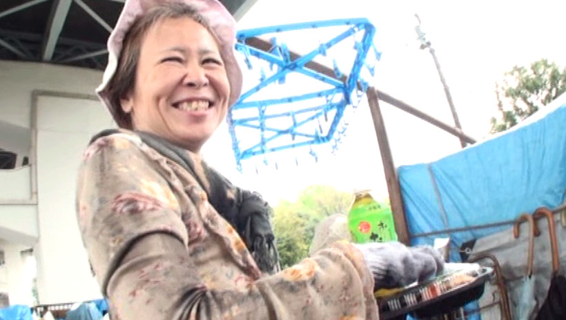 実録!バクシーシ山下が突撃取材!都心の路地裏に潜むホームレス リアル本番映像! 画像11
