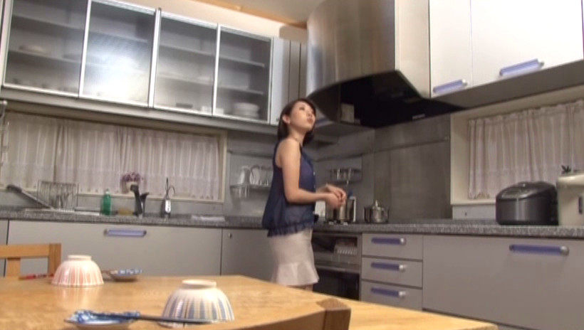 中出し近親相姦 息子の精子入れちゃいました。 有村さなえ 画像2