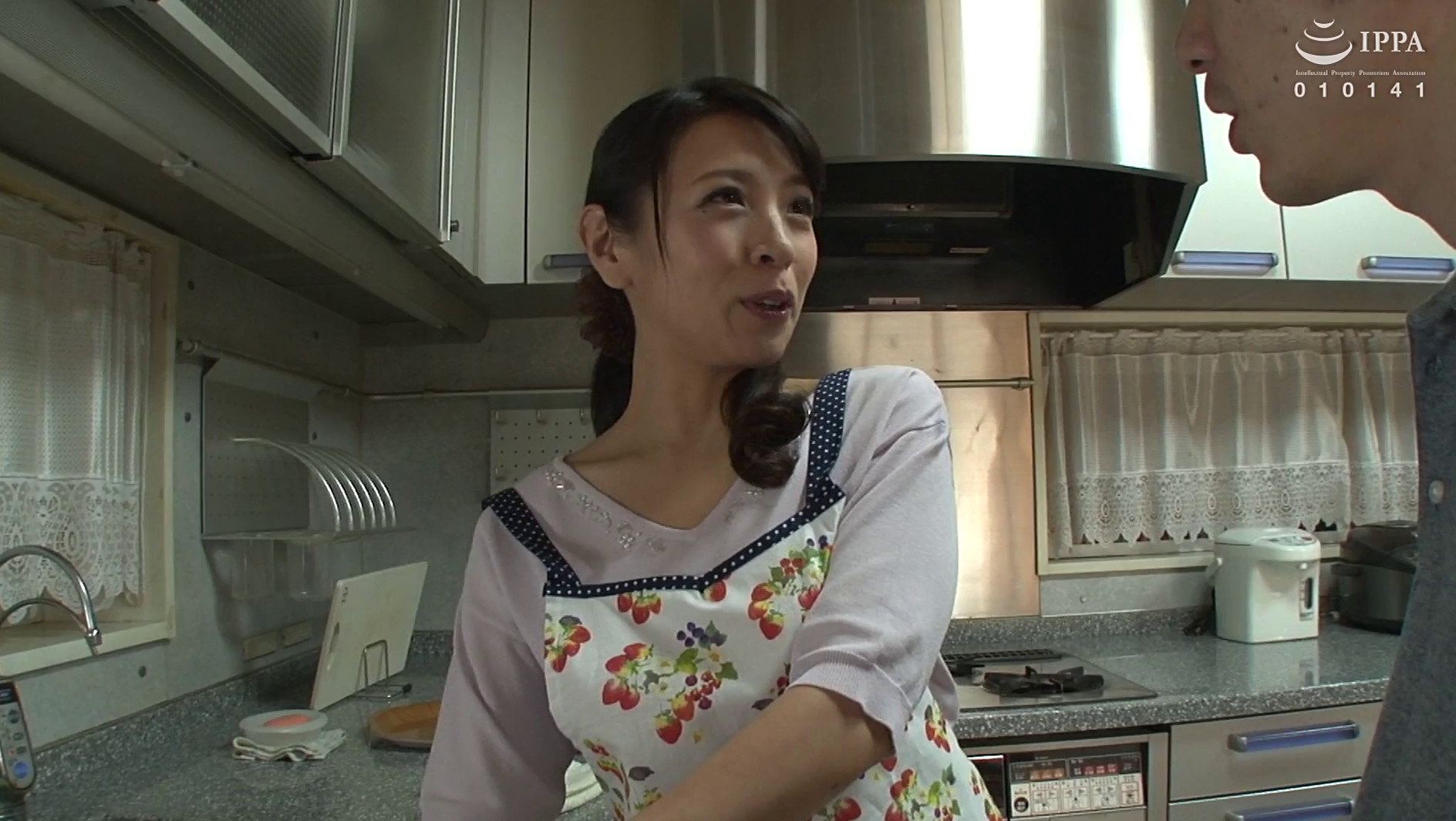 娘の彼氏に膣奥を突かれイキまくった母 高崎恵美 四十三歳 画像6