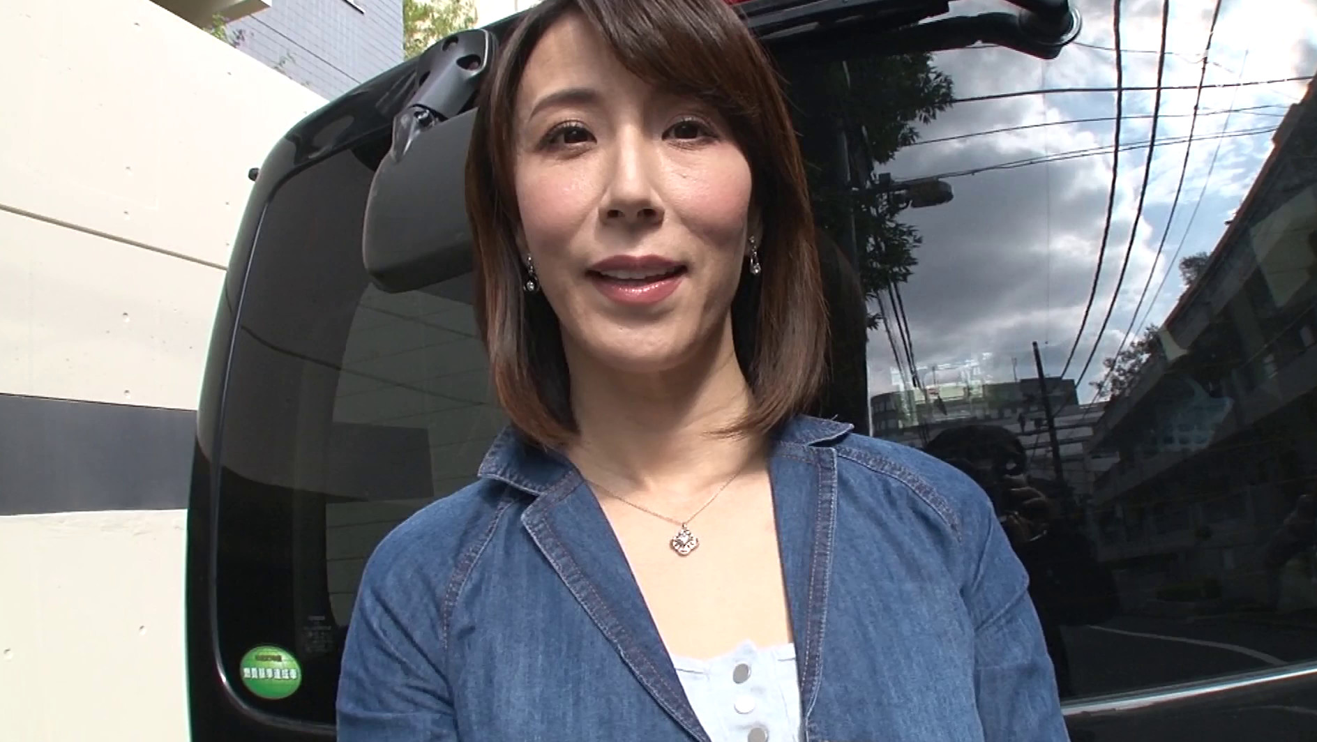 ファンの自宅をゲリラ訪問!澤村レイコさんとしてみませんか~憧れの熟女と夢の中出しセックス~ 澤村レイコ 画像1
