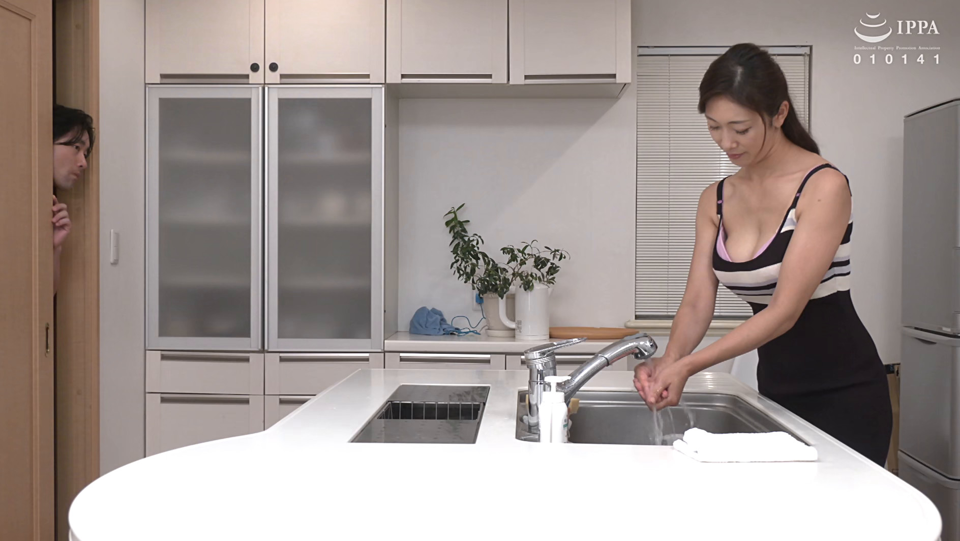 偶然見てしまったおばさんの裸体が目に焼き付いて・・・あの日からおばさんが服を着ていても全裸に見えてしまう僕 小早川怜子 画像16