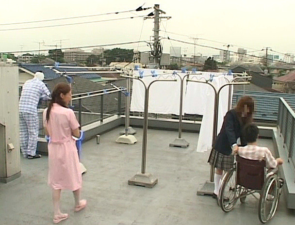 「欲求不満の看護師が仕事中にしかけるパンチラで勃起したらヤられた」VOL.1 画像18