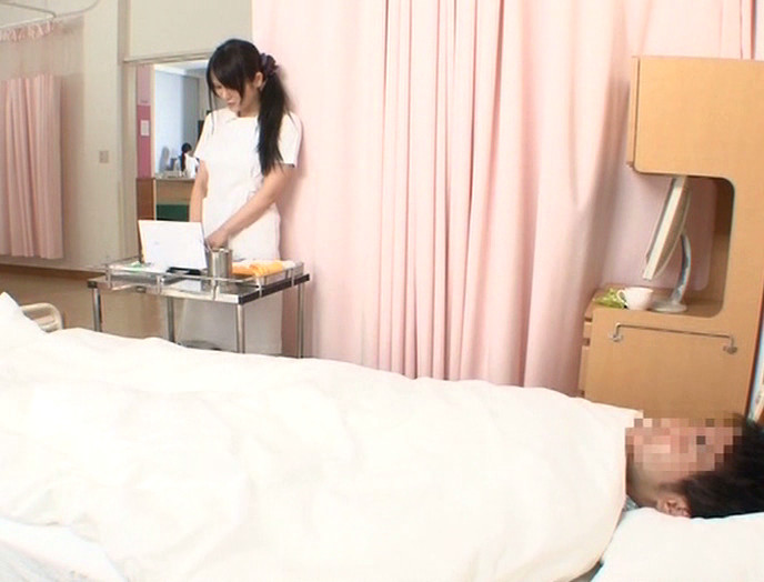 「ワザと大きな胸を密着してくる看護師の誘惑治療で思わず勃起したらヤられた」VOL.1 画像3