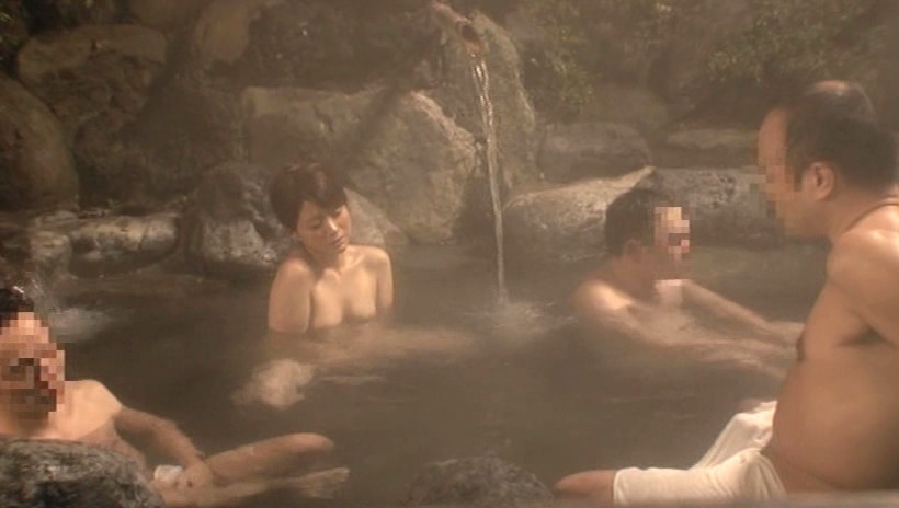 「間違えたフリして男湯に入る美人妻の裸をみて勃起したらヤられた」VOL.1 画像6