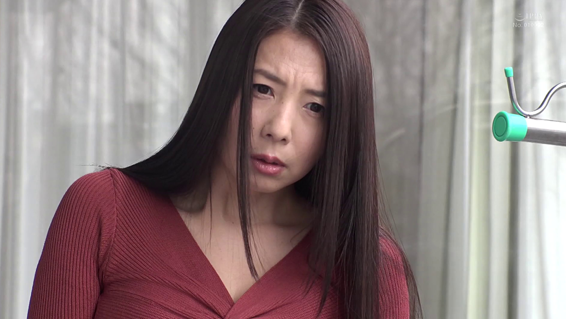 「『おばさんの下着を盗んでどうするの?』女を忘れた美人おばさんは自分で発情してくれる少年チ○ポなら下着を盗まれても嫌じゃない」 VOL.4 画像3