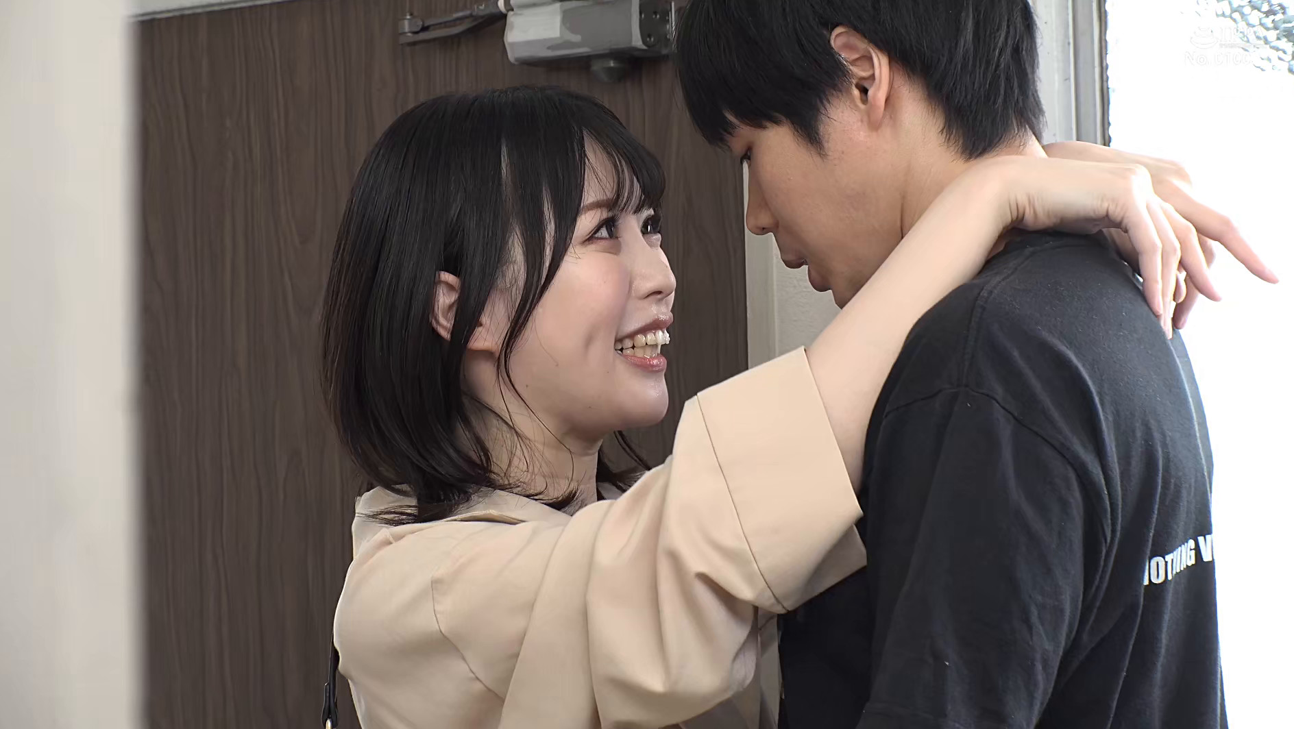 即ヤリ専門！入室5秒で唾液たっぷりのベロちゅうで悩める絶倫M男君をビンビンにさせる小悪魔ギャル 天馬ゆい 20歳