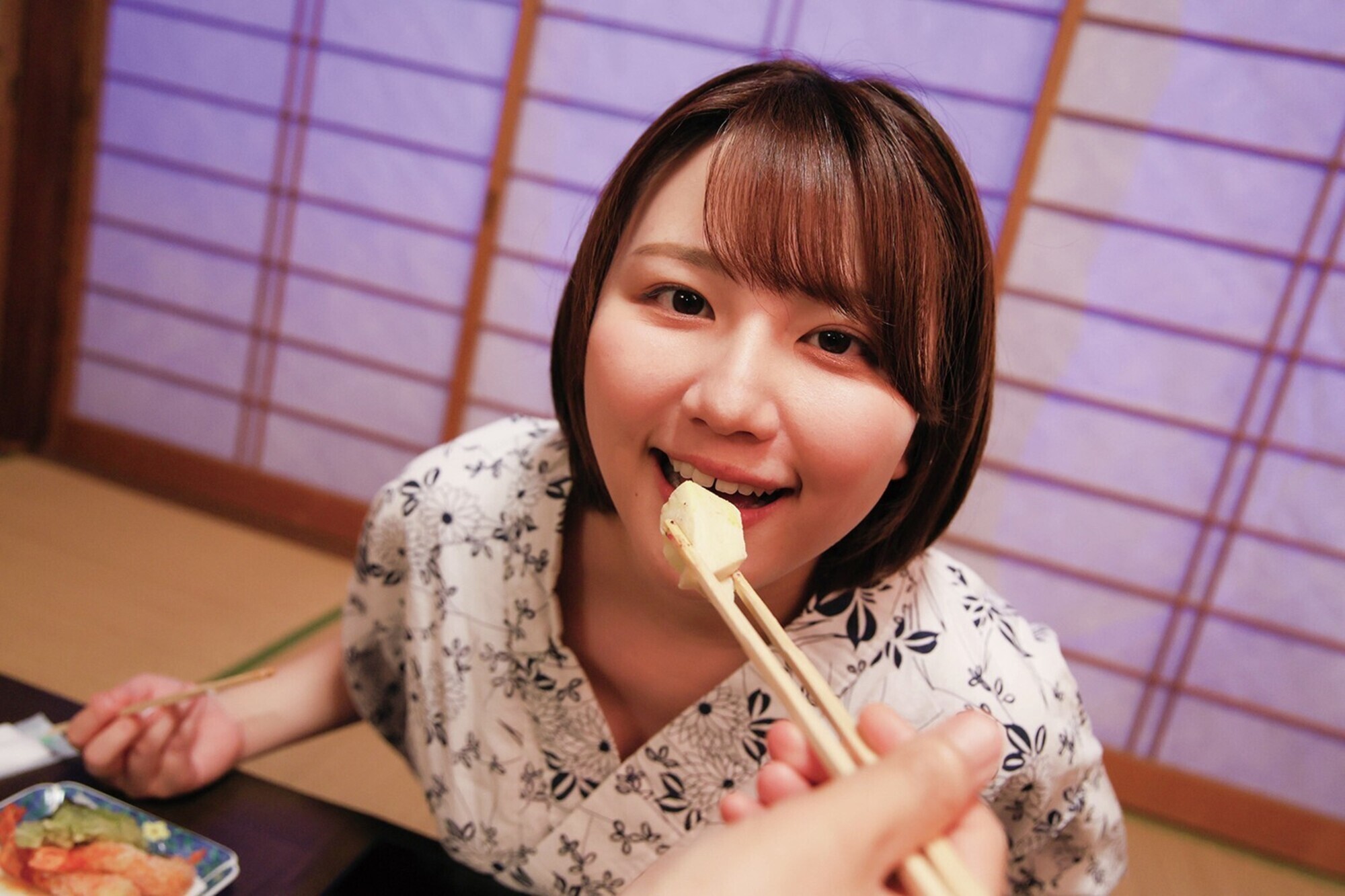 内緒でエグいサービスしてくれたメンズエステ嬢を温泉旅行に誘って生ハメしたら何度も求めるヤリマンだった VOL.12 11枚目