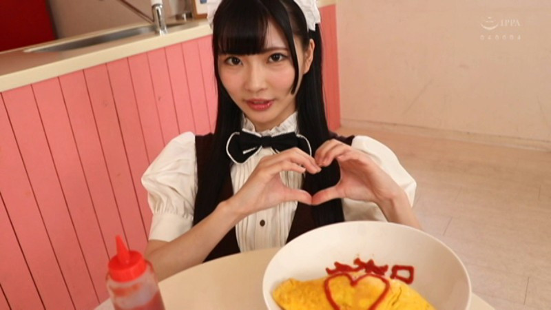 頼まれると断れないメイドさんは断れずに、男性におしっこをかける過剰サービス!さらに敏感体質で大量潮吹き! 画像1