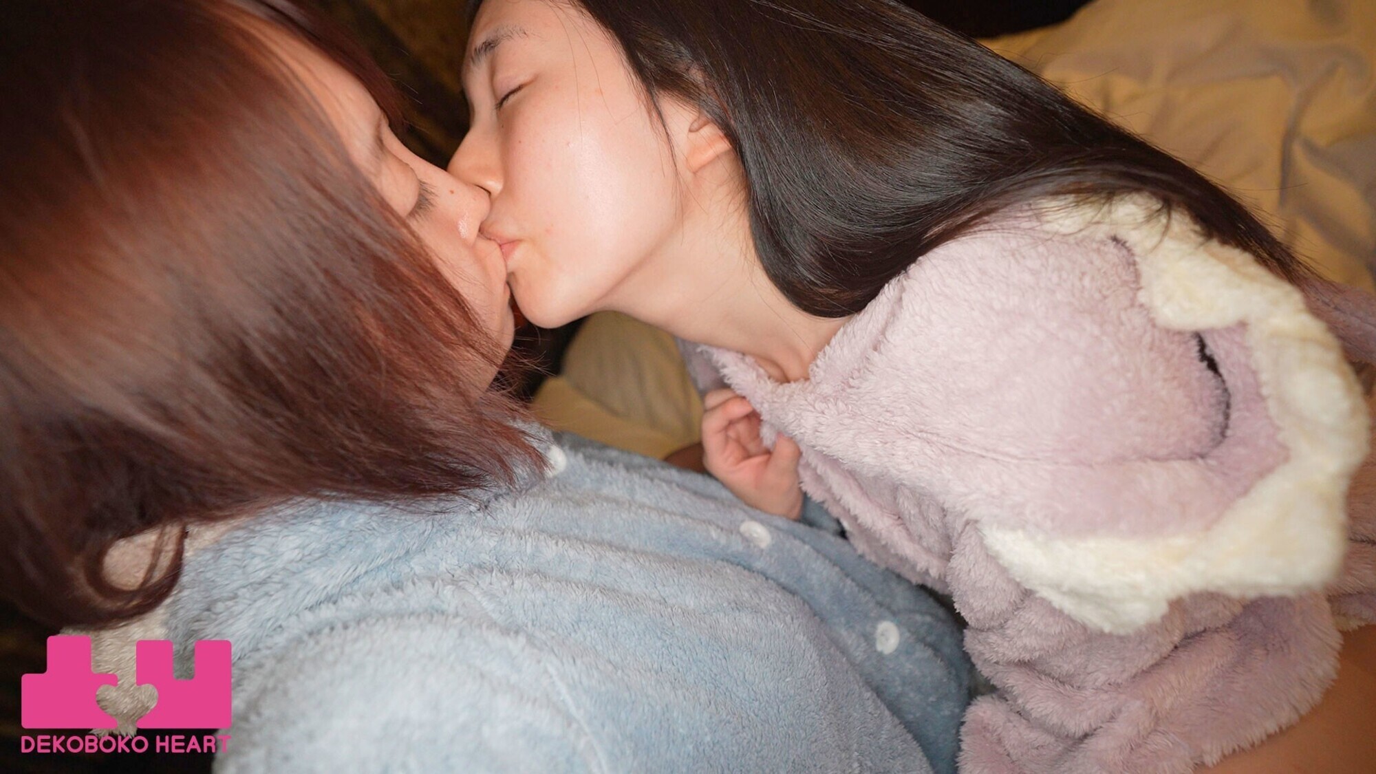 ハニカミキャンプ旅行 最初は緊張したけど・・・外でハグしてキスしたら・・・一気に距離が近づいてキャンピングカーで何度も身体を重ね合った24時間限定の恋人デート 皆月ひかる 咲野瑞希 画像15