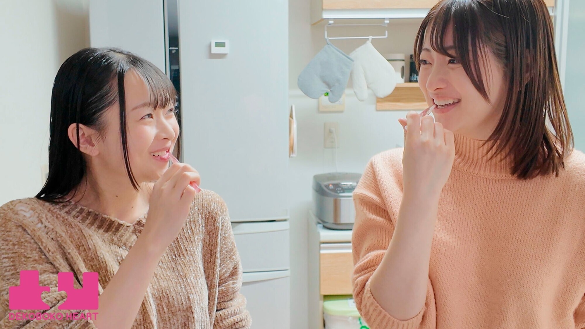 介護士ちゃんに恋した私 久しぶりに一目惚れをして勇気を出して2人きりの時にキスしたら優しくキスを返してくれて・・・一緒にゴハンを作ってお風呂に入って身体を重ね合った同棲レズタイム 中城葵 望月つぼみ 画像15