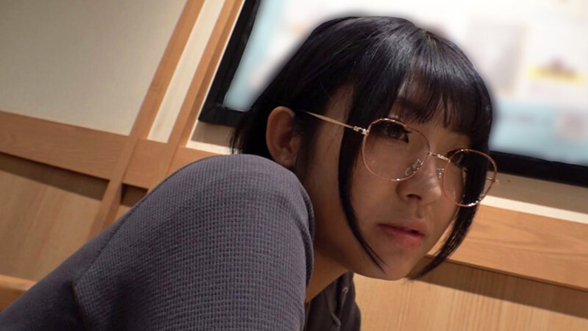 社長令嬢からの転落!経験人数1人借金300万大学中退無職家無し地味ダサGカップ巨乳めがね娘。食料、寝床と引き換えに中出しされる天然メスマグロ 画像3