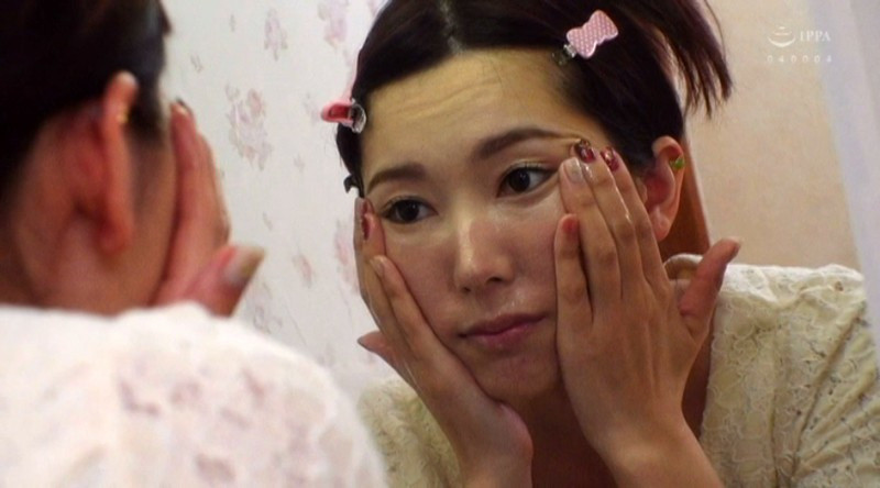 いつも綺麗なあの娘がメイクを落とした素顔を晒す・・・可愛いすっぴん顔にぶっかけ顔射SEX!! 16枚目