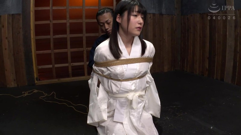 串刺し拷問 性器と喉奥 土屋かなで 画像1