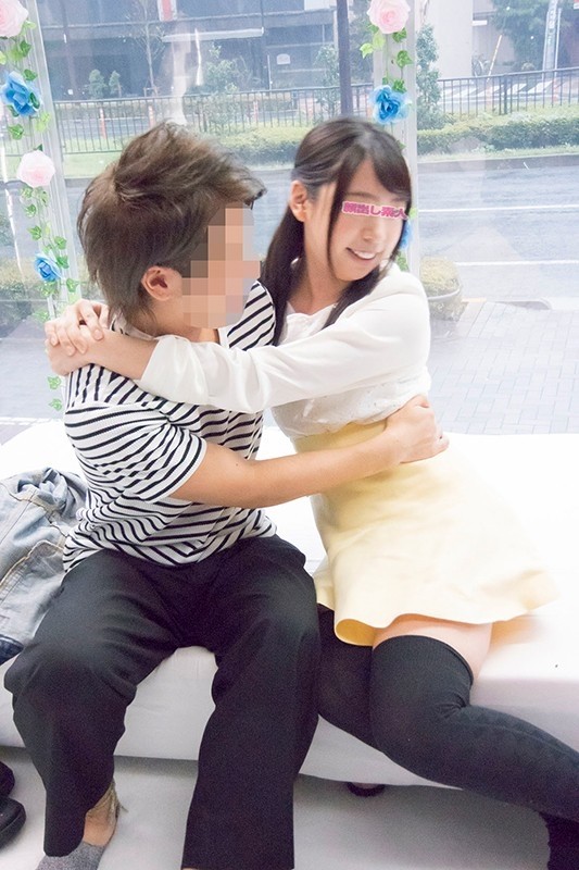 ザ・マジックミラー 顔出し!女子大生限定 徹底検証!男女の友情は成立する!?友達関係のリアル素人大学生が日本一エロ~い車の中で二人っきり 6 人生初の真正中出しスペシャル!in池袋 画像1