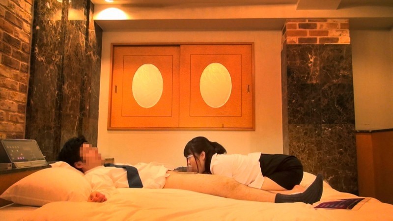 一般男女モニタリングAV ‘時限式絶対に破けるコンドーム’を渡して社会人男女へ強制中出しドッキリ企画!社内で評判の女子社員と妻子持ちの上司がラブホテルで過激なエロミッションに挑戦!盛り上がった2人は生ハメとは知らずに想定外の膣内射精!! 2 画像4