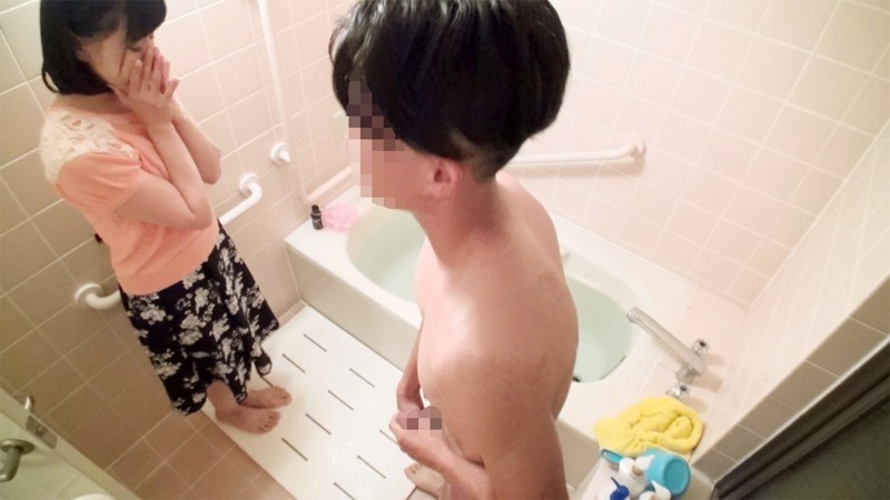 マジックミラー便 特別出張企画!「再婚してできた元高校教師の巨尻のお義母さんに筆おろししてもらいたい!」義母に恋をする童貞息子の想いをAV制作会社が完全バックアップ!!お父さん(=旦那)の目の前で息子が義理の母を寝取って生中出し! 画像7