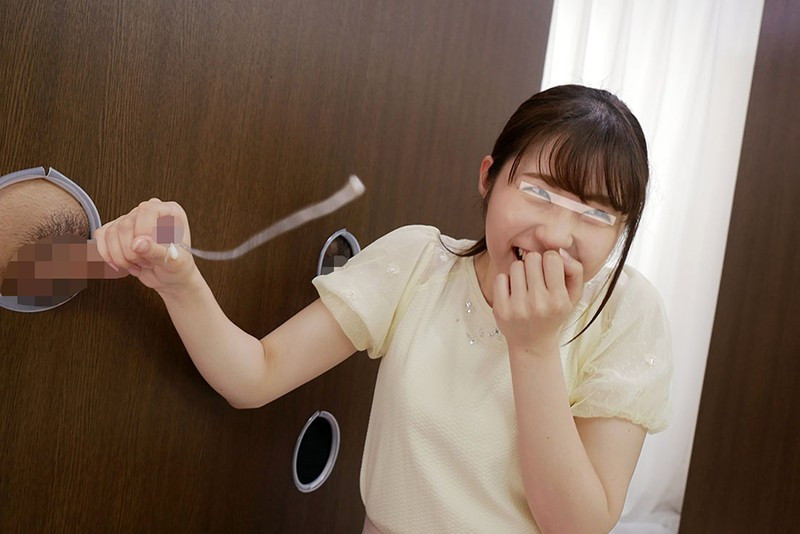 一般男女モニタリングAV しごいてしゃぶってヌキまくり!!素人女子大生が無数に生えた壁ち○ぽの即ヌキに挑戦! 2 フル勃起ち○ぽに囲まれ恥じらいながらもオマ○コが濡れてしまった女子大生はザーメンまみれでノンストップ射精SEX!総発射48発! 画像3