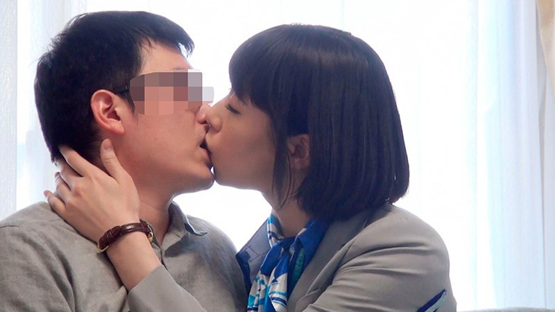 8頭身×スレンダーボディ×美脚 マジックミラー便に乗った現役キャビンアテンダント(えりなさん・28歳)AV出演再交渉 翌日のフライト直前まで美人CAのスケベで敏感な身体を堪能スペシャル! 画像2