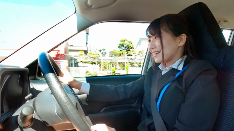 素人街中ナンパAV 営業車で外回り中のデカ尻美人OLさん!仕事をサボって車内でセックスしませんか?運転でムレたOLマ○コに生中出し 合計8発 画像1