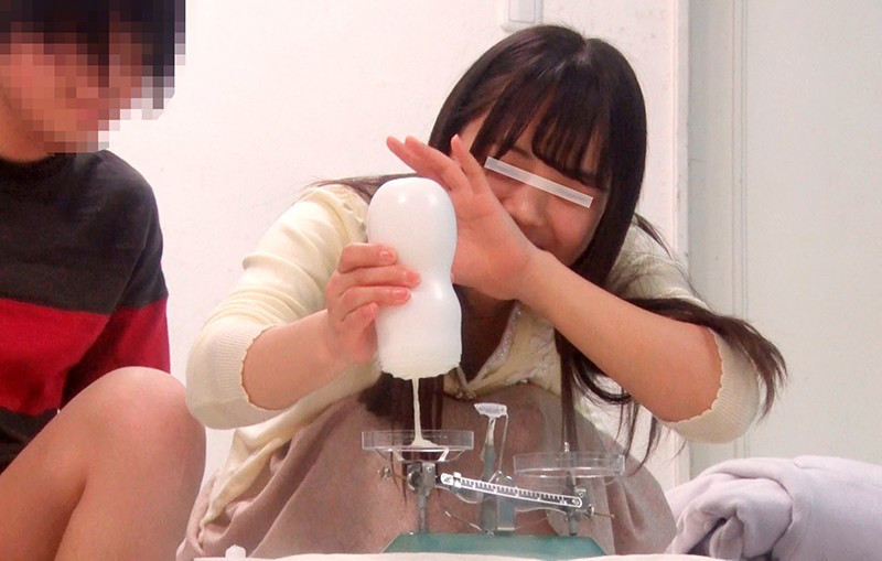 一般男女モニタリングAV 密室からの脱出まで総発射69発! 8時間ベスト 友達同士の大学生男女がザーメン20mlを溜めるまで出られない!手コキ・オナホコキ・フェラ・セックスで燃え上がった2人は性欲のままに生挿入で連続中出し!合計23組大放出スペシャル! 画像3