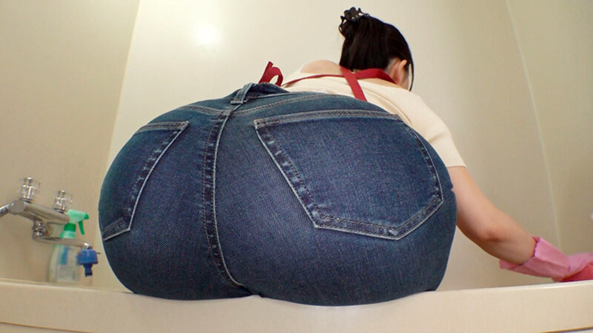 色白デカ尻の家事代行おばさんに即ハメ!デカチンの虜になった人妻が翌日勝手に押しかけてきたので満足するまで何度も中出ししてあげた 17 弥生みづき 画像6