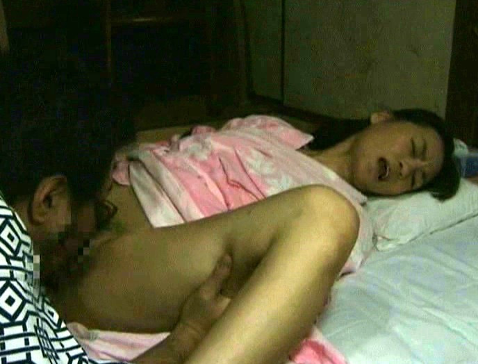 今日も何処かで禁親相姦 死んだ女房の代わりは連れ子の娘/亭主はインポ、息子は絶倫 画像12