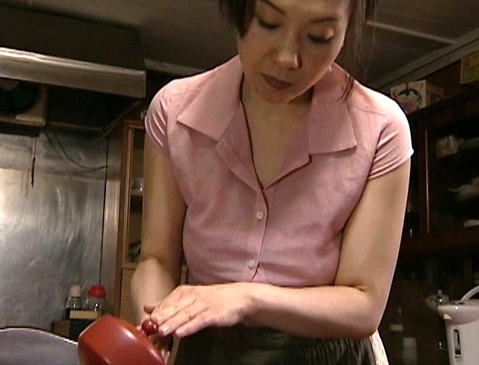 ショック!妻が弟とやってる!/祖父のツバを呑む嫁/シックスナインに夢中の義母と息子/おふくろが隣りのおやじと駅弁ファック SEX現場 画像16