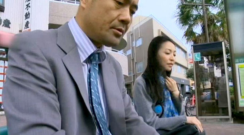 我慢出来ない人妻/我慢出来ない母親 画像1