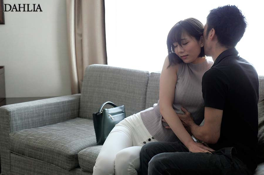 「私、セックスに溺れます・・・」性欲を最高潮に高めた人妻の快楽だけを求める淫猥セックス 穂高結花 画像4