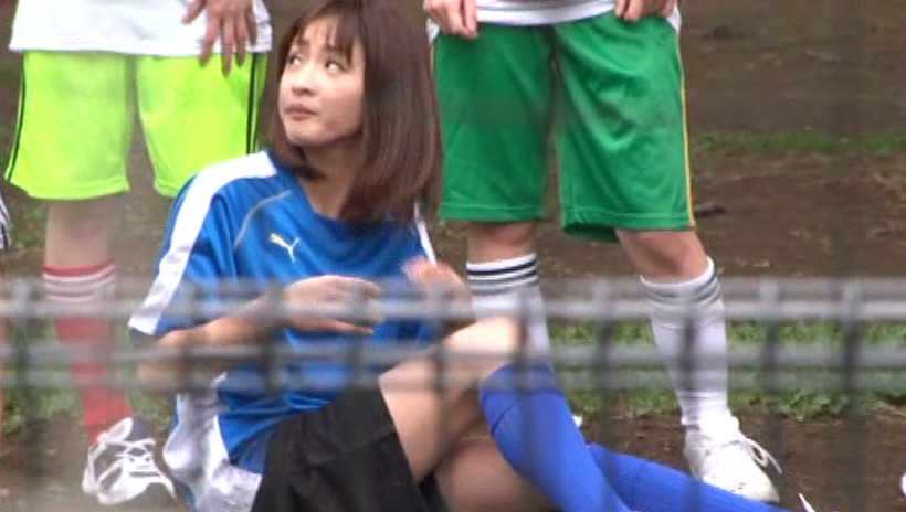 女子フットサルチームの夏期合宿で夜這いしてみると・・・ 画像2