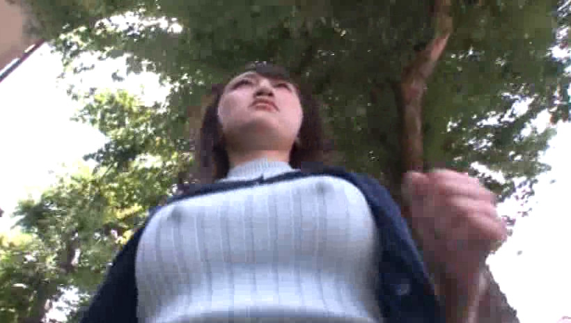 慌てていてブラを着け忘れたノーブラニット女の胸に見とれていると 3 アダルト動画 ソクミル