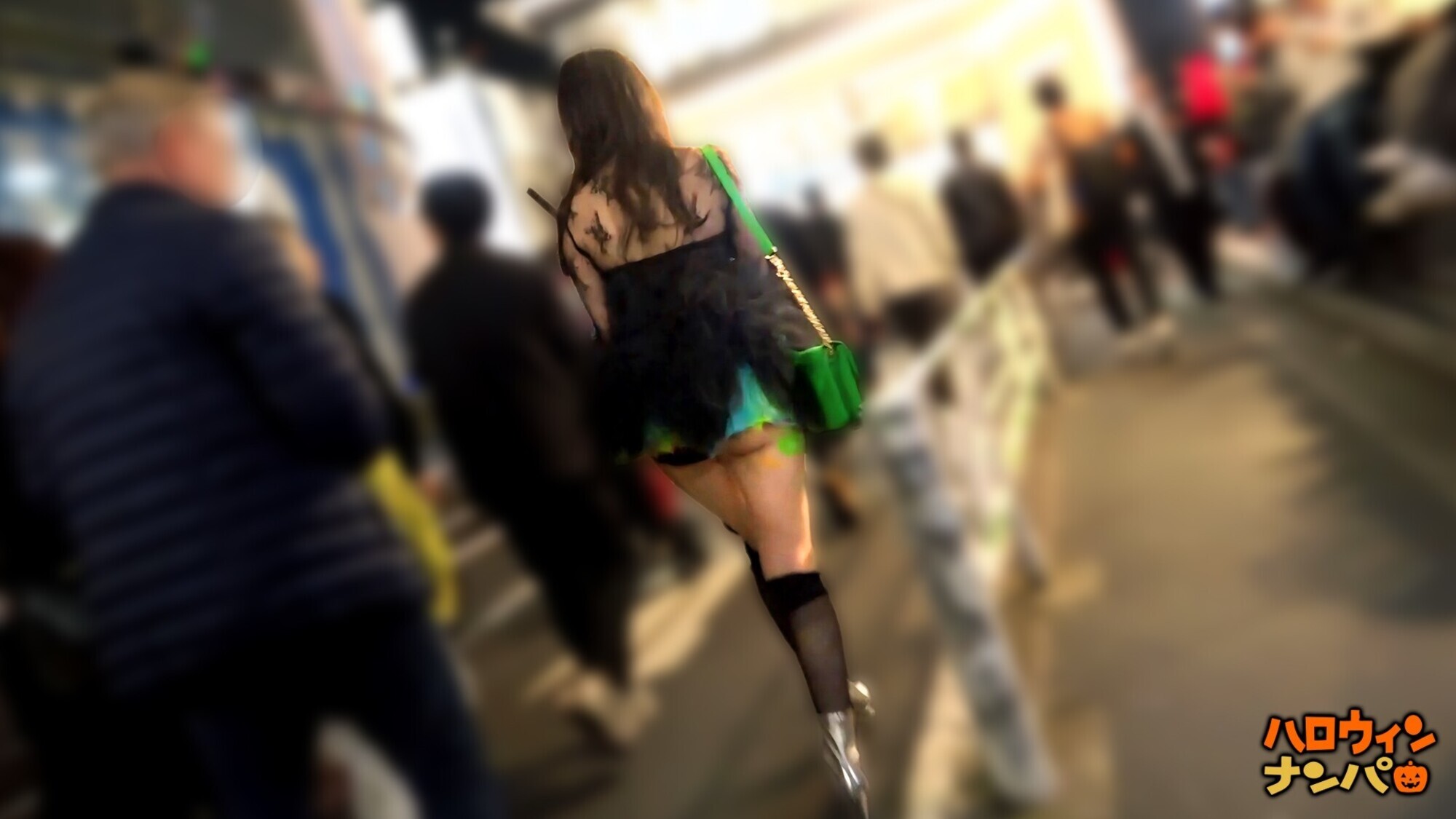 【ハロウィン2025 プリ尻パリピギャル】光るヒップで渋谷を制圧!蛍のように舞うスレンダー美女降臨!!止まらないテンションでデカチン食べ比べダブルフェラ!肉感むっちりプリケツ揺らして大暴走!爆笑と絶叫が止まらない!パイパン美マンに激しくピストン!ハメまくりイキまくりの乱痴気SEX!中出し&顔射でHappy Halloween♪【ハロウィンナンパ】【なつみ】 1枚目