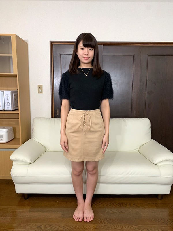 素人娘の全裸図鑑10 今時の女の子13名が恥らいながら脱衣していく様子をじっくり撮影した、変態紳士のためのヘアヌードコレクション 画像8