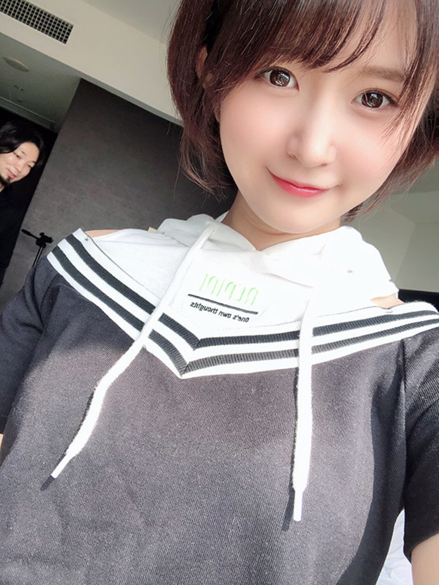 素人娘の本当に上手いフェラチオ SNSで知り合った令和素人娘10人180分 画像1