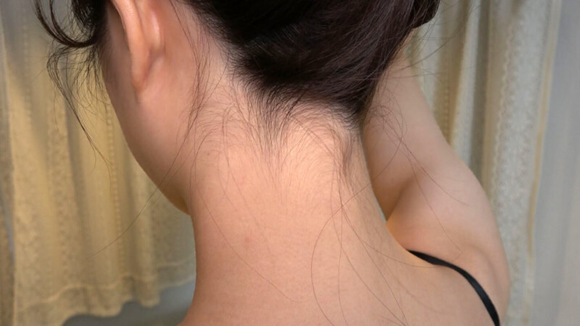 素人娘の全裸図鑑26 今時の女の子12名が恥らいながら脱衣していく様子をじっくり撮影した、変態紳士のためのヘアヌードコレクション 画像10