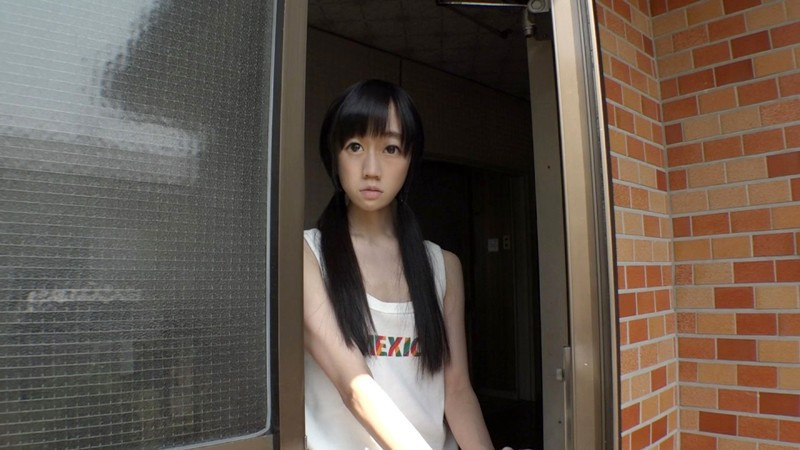 北関東のド田舎でお爺ちゃんと暮らす陥没乳首の超貧乳少女さくらチャンの自宅にて。※生活保護受けてます。