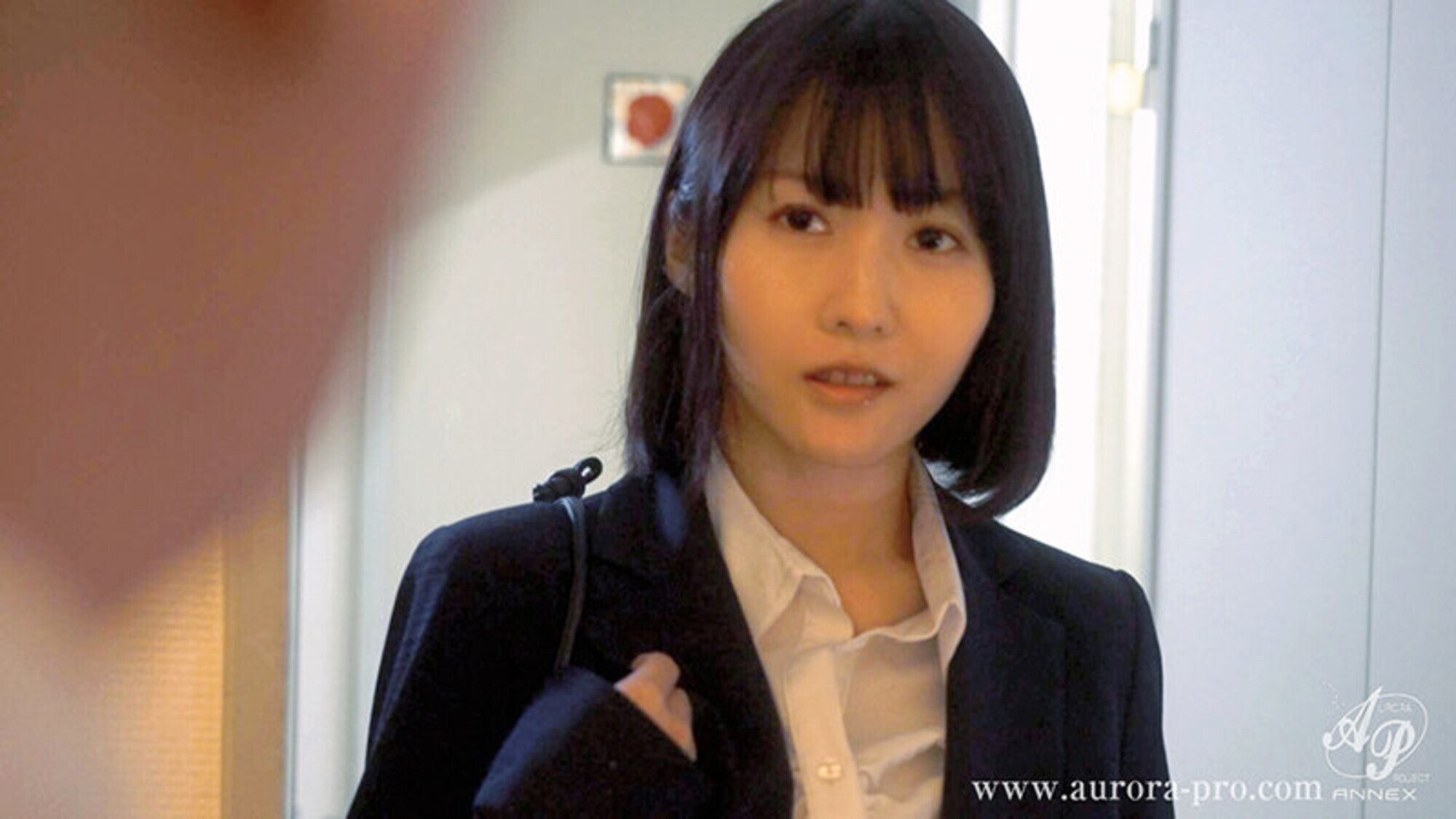 生意気なキャリア系巨乳女部下をマゾ調教 「上司をバカにした態度とる小娘の子宮に、たっぷりと礼儀をぶちまけてやる...」 今村日那乃 画像9