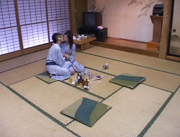 盗撮好き変態主人が経営する 覗けてハメれる温泉旅館 画像5