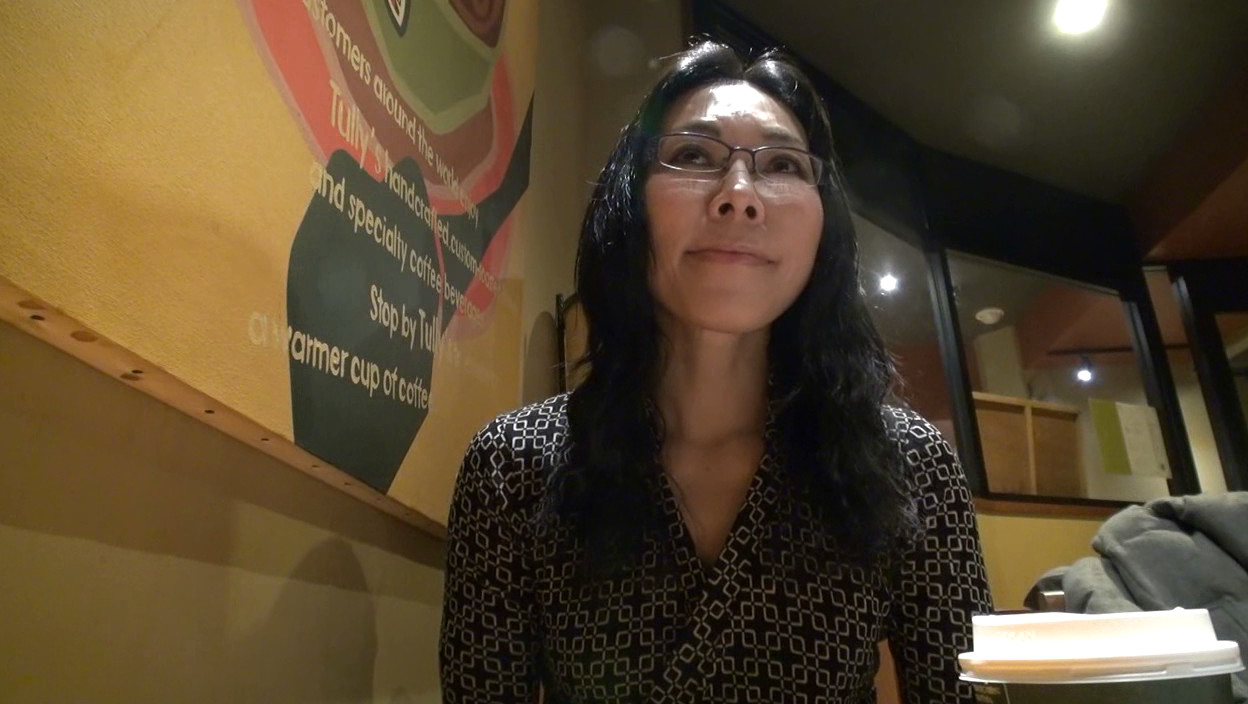 エキセントリック筋肉52歳女 AV DEBUT! 昭和35年生まれの本物名門美大教授が何故か応募してきた! 女版ダ●デ像 宗像小夜子さん 画像1