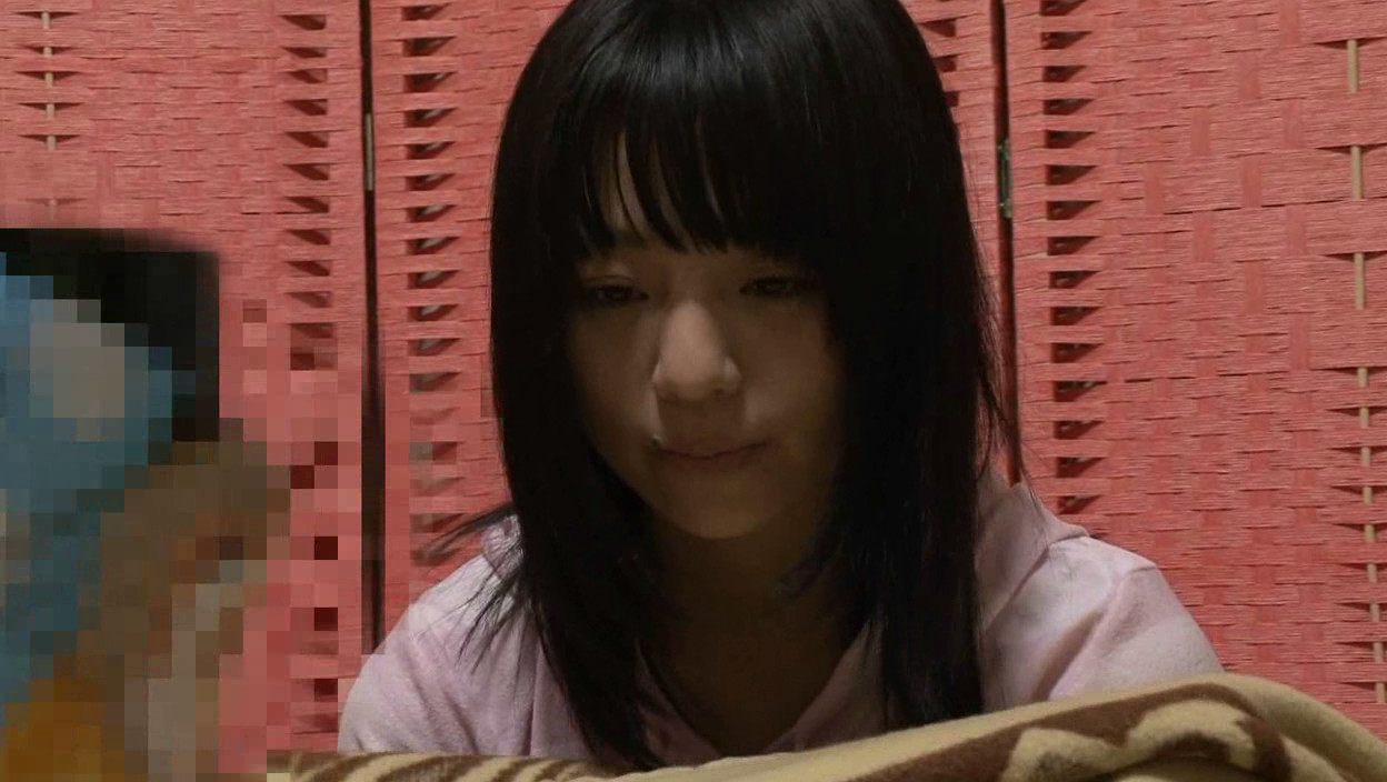 3年引きこもり美少女 ふゆかちゃん(19) 社会復帰はAV出演で!ノーブラペチャパイすっぴん娘が1000日ぶりの外出で青姦露出デビュー 画像1