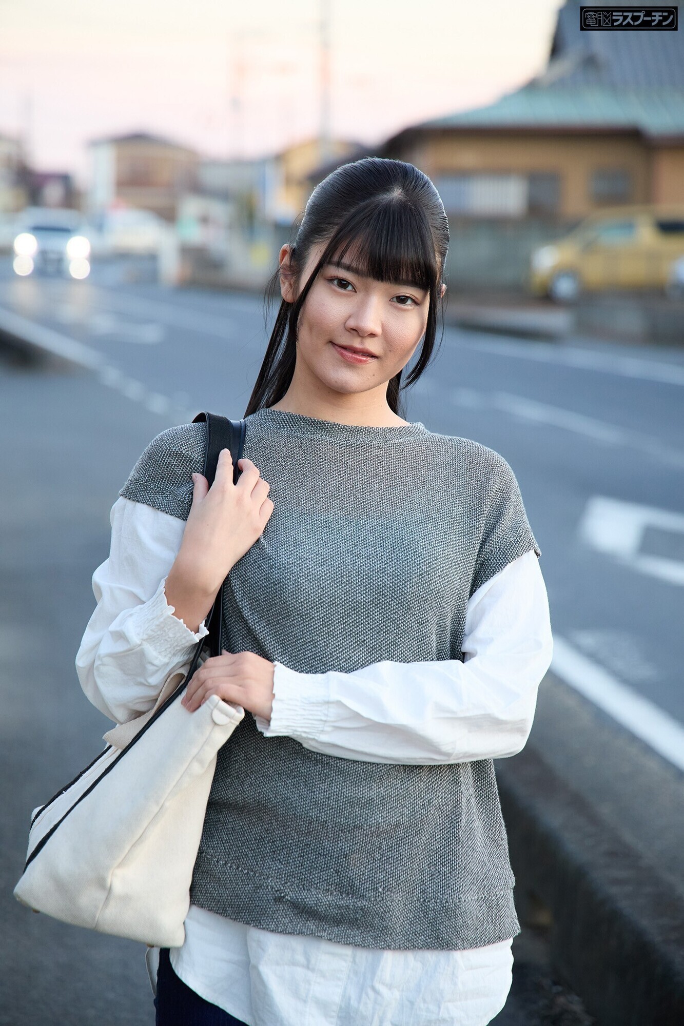 優しくて可愛い保母さん限定!マジックミラー号乳首カラオケ 乳首いじられながら1曲歌いきったら賞金GET!感じちゃったらHな罰ゲーム! 画像14