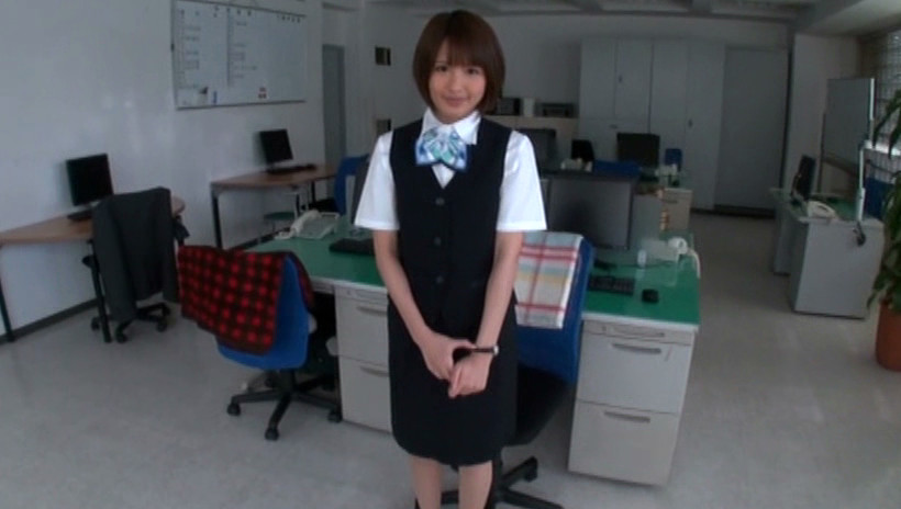 働く美女と性交 夏目優希 画像2